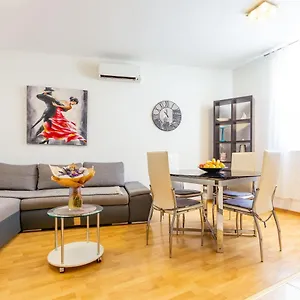  Apartament Vale With Balcony