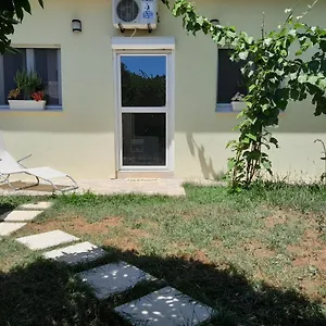  Apartament Maja Garden